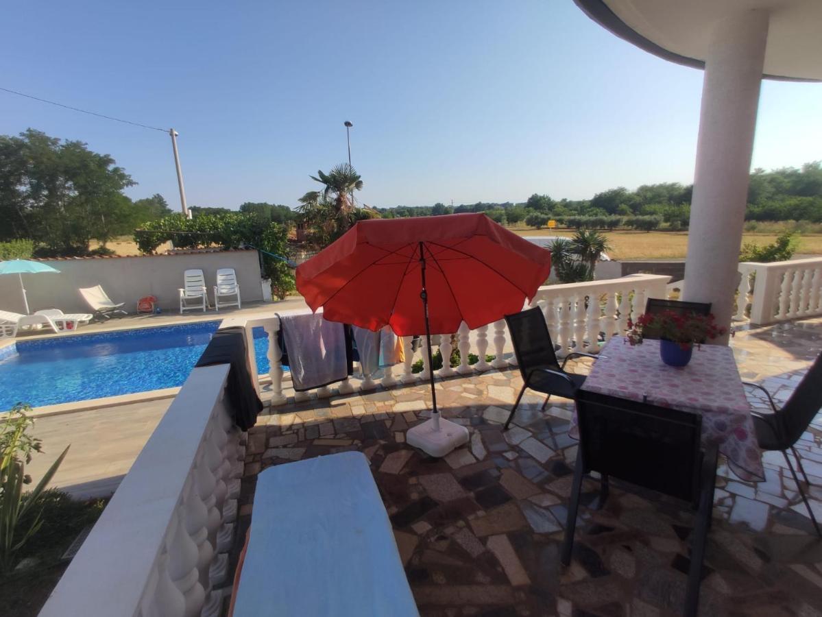 Ferienwohnung App Margareta Umag Exterior foto